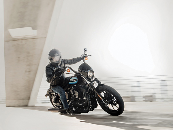 دراجات HARLEY-DAVIDSON الجديدة FORTY-EIGHT SPECIAL وIRON 1200 SPORTSTER تجمع ما بين التصميم الكلاسيكيّ والأداء العصريّ